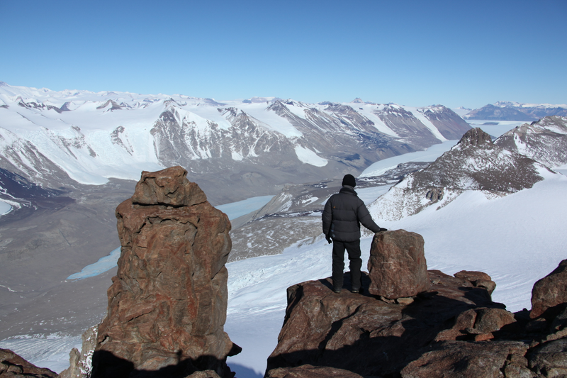 Illustration for article titled Spend A Year Inside The Loneliest (And Coldest) Place On Earth